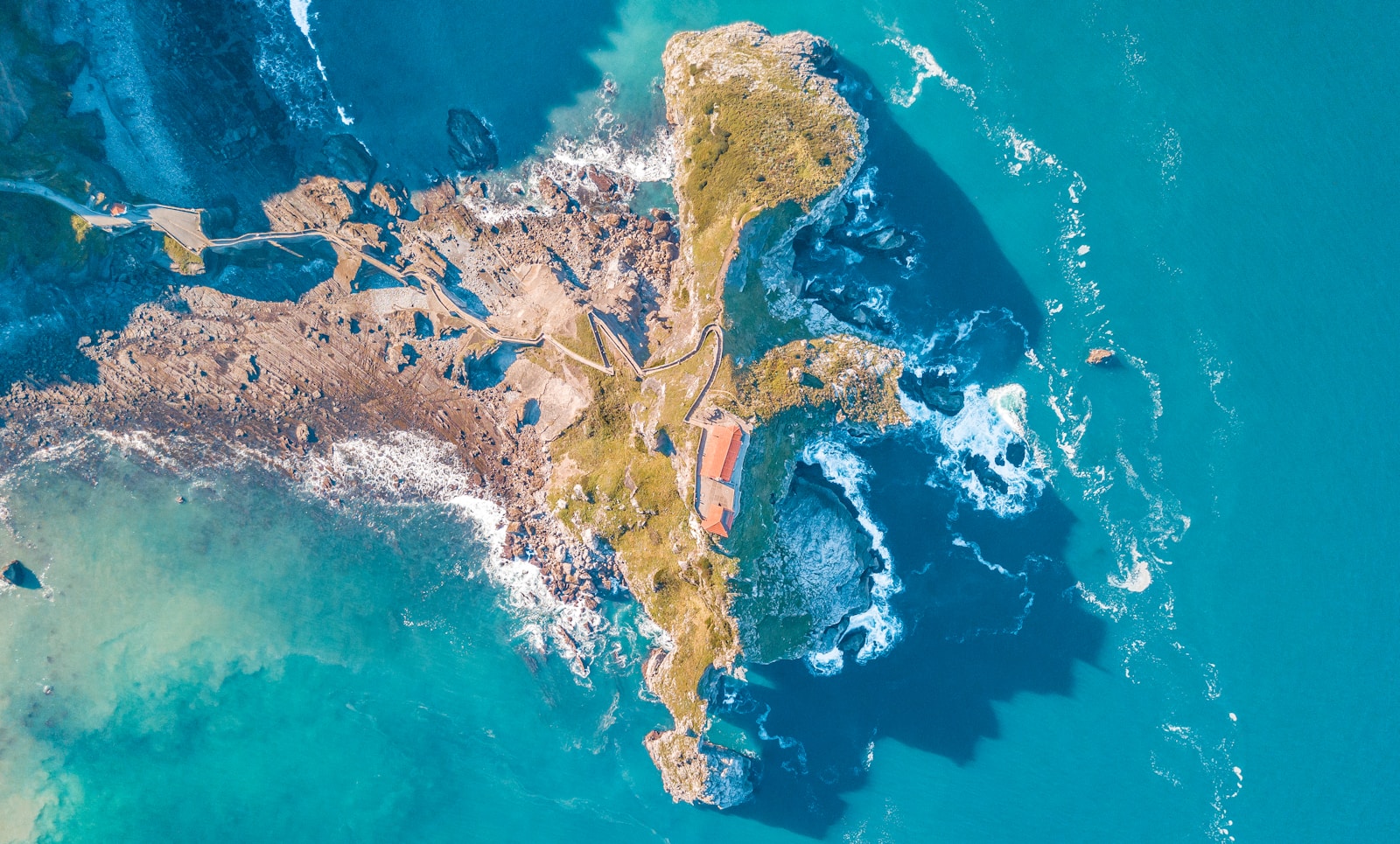 New Zealand South Island mountains and lake, KĀHŪ PRIVATE